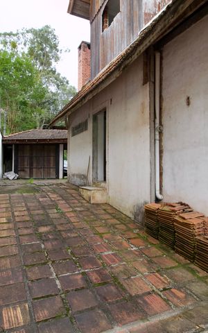 Casa à venda com 225m², 4 quartos e 6 vagas Casa à venda com 225m², 4 quartos e 6 vagasGaragem