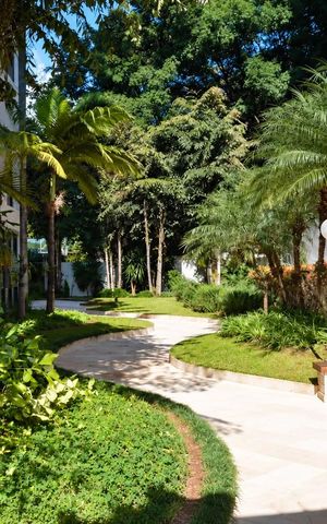 Apartamento à venda com 190m², 4 quartos e 4 vagas Apartamento à venda com 190m², 4 quartos e 4 vagasÁrea externa