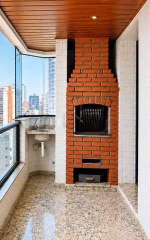 Apartamento à venda com 190m², 4 quartos e 4 vagas Apartamento à venda com 190m², 4 quartos e 4 vagasVaranda