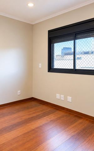 Apartamento à venda com 190m², 4 quartos e 4 vagas Apartamento à venda com 190m², 4 quartos e 4 vagasQuarto 4