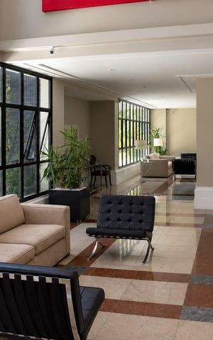 Apartamento à venda com 190m², 4 quartos e 4 vagas Apartamento à venda com 190m², 4 quartos e 4 vagasÁrea externa