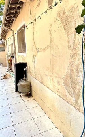 Casa à venda com 236m², 2 quartos e 2 vagasQuintal