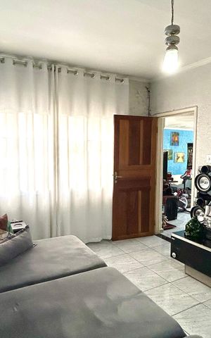 Casa à venda com 236m², 2 quartos e 2 vagasSala 1