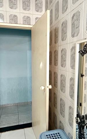 Casa à venda com 236m², 2 quartos e 2 vagasBanheiro