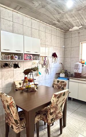 Casa à venda com 236m², 2 quartos e 2 vagasCozinha