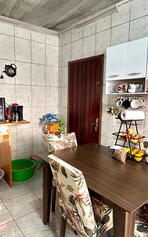 Casa à venda com 236m², 2 quartos e 2 vagasCozinha