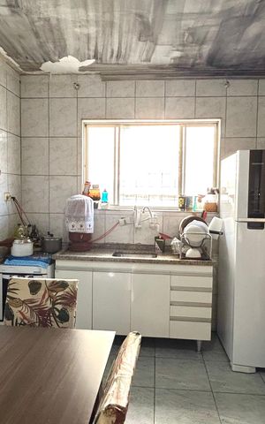 Casa à venda com 236m², 2 quartos e 2 vagasCozinha