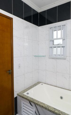 Casa à venda com 139m², 3 quartos e 2 vagas Casa à venda com 139m², 3 quartos e 2 vagasBanheiro da Suíte