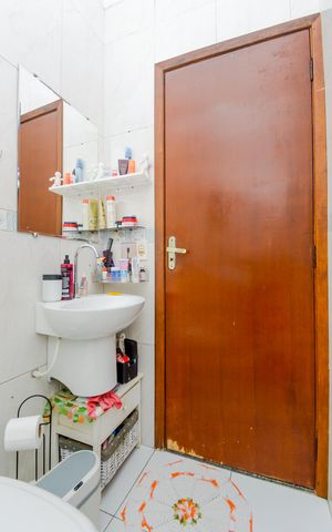 Casa à venda com 125m², 2 quartos e 2 vagasBanheiro 