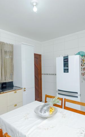 Casa à venda com 125m², 2 quartos e 2 vagasCozinha 
