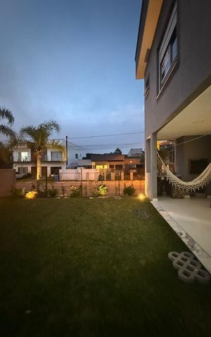 Casa de condomínio para alugar com 212m², 3 quartos e 4 vagas Casa de condomínio para alugar com 212m², 3 quartos e 4 vagasÁrea externa
