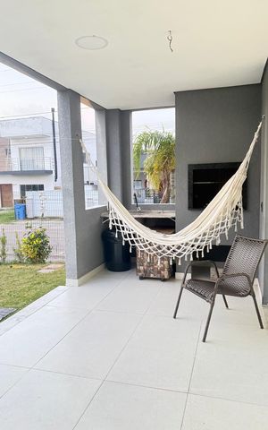 Casa de condomínio para alugar com 212m², 3 quartos e 4 vagas Casa de condomínio para alugar com 212m², 3 quartos e 4 vagasÁrea externa