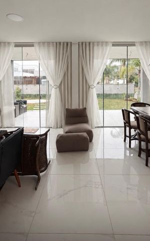 Casa de condomínio para alugar com 212m², 3 quartos e 4 vagas Casa de condomínio para alugar com 212m², 3 quartos e 4 vagasSala de Jantar