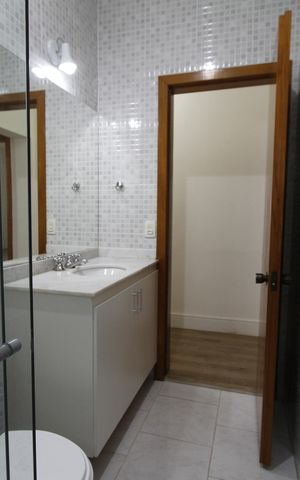 Casa para alugar com 817m², 5 quartos e 6 vagasBanheiro Social