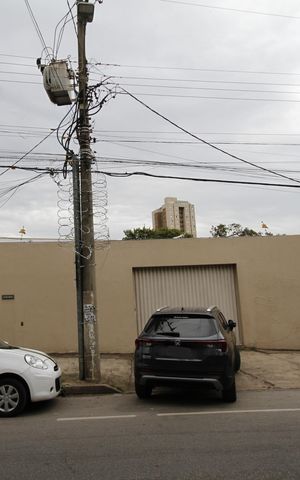 Casa para alugar com 817m², 5 quartos e 6 vagasFachada