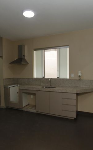Casa para alugar com 817m², 5 quartos e 6 vagasCozinha