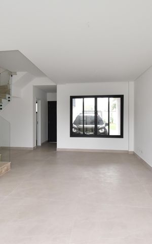 Casa de condomínio à venda com 136m², 3 quartos e 2 vagasSala/Cozinha
