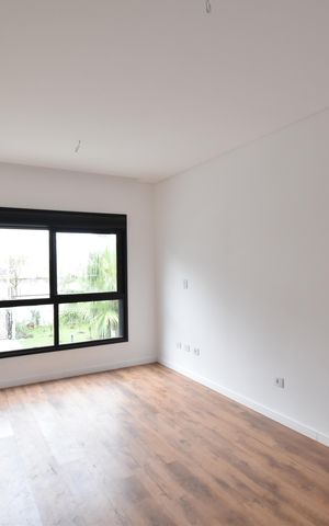 Casa de condomínio à venda com 136m², 3 quartos e 2 vagasSuíte