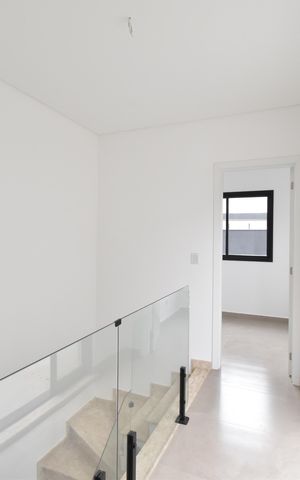 Casa de condomínio à venda com 136m², 3 quartos e 2 vagasCorredor