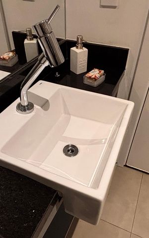 Studio à venda com 25700m², 1 quarto e sem vaga Studio à venda com 25700m², 1 quarto e sem vagaBanheiro