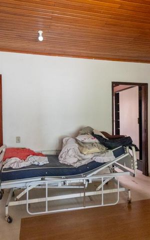 Casa à venda com 450m², 5 quartos e 3 vagas Casa à venda com 450m², 5 quartos e 3 vagasQuarto 1 Suite 1