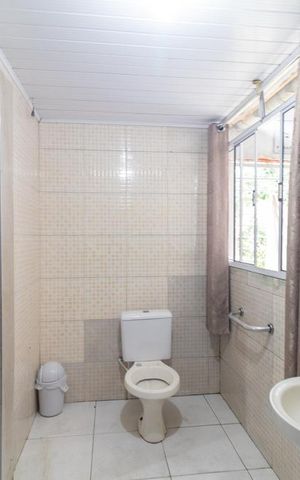 Casa à venda com 450m², 5 quartos e 3 vagas Casa à venda com 450m², 5 quartos e 3 vagasBanheiro da Suite 2