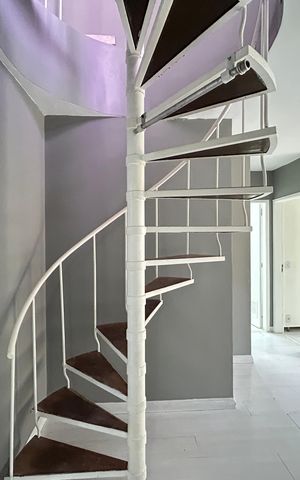 Apartamento à venda com 144m², 3 quartos e 1 vagaEscada