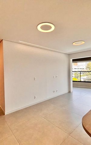 Apartamento à venda com 90m², 2 quartos e 2 vagas Apartamento à venda com 90m², 2 quartos e 2 vagasSala