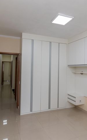Casa à venda com 96m², 3 quartos e 2 vagas Casa à venda com 96m², 3 quartos e 2 vagasSuíte