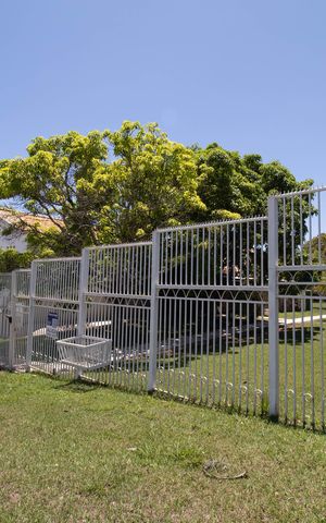 Casa para alugar com 760m², 6 quartos e 3 vagasFachada
