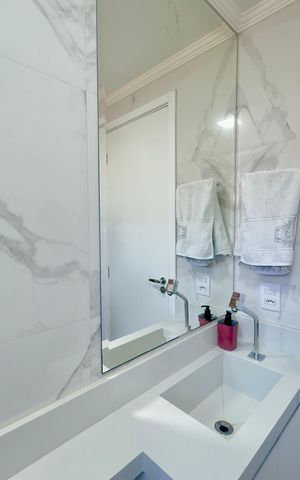 Apartamento à venda com 56m², 2 quartos e 1 vaga Apartamento à venda com 56m², 2 quartos e 1 vagaBanheiro