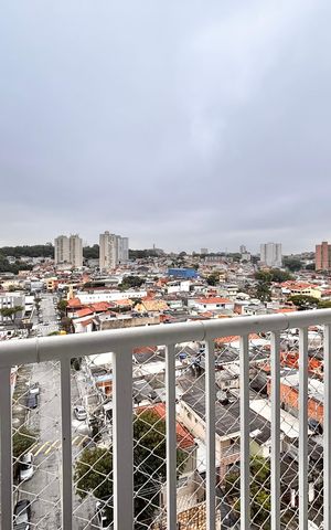 Apartamento à venda com 47m², 2 quartos e 1 vaga Apartamento à venda com 47m², 2 quartos e 1 vagaVaranda