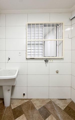 Casa para alugar com 62m², 3 quartos e 2 vagas Casa para alugar com 62m², 3 quartos e 2 vagasÁrea de Serviço 2