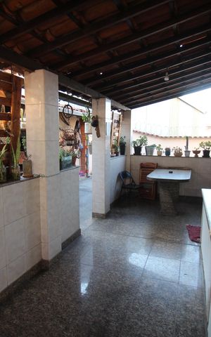 Casa à venda com 270m², 3 quartos e 4 vagasÁrea de Serviço