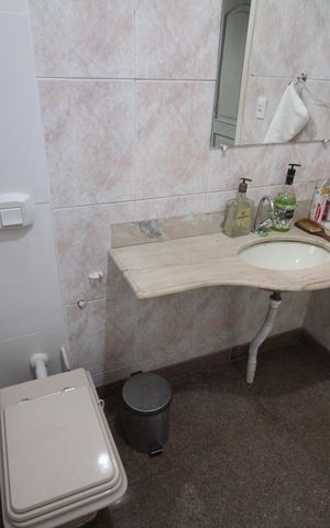 Casa à venda com 270m², 3 quartos e 4 vagasBanheiro