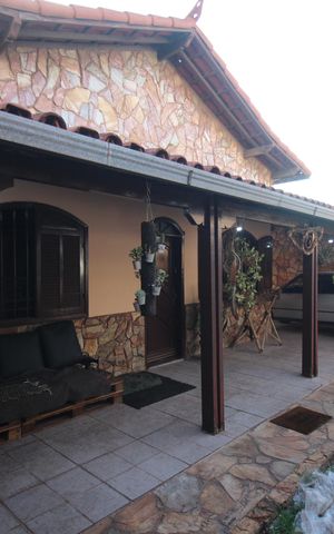 Casa à venda com 270m², 3 quartos e 4 vagasQuintal 