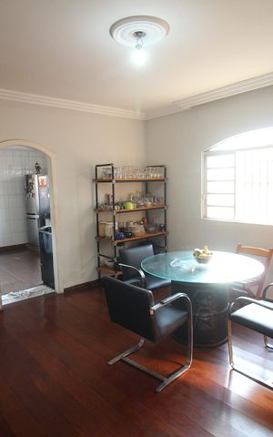 Casa à venda com 270m², 3 quartos e 4 vagasCopa