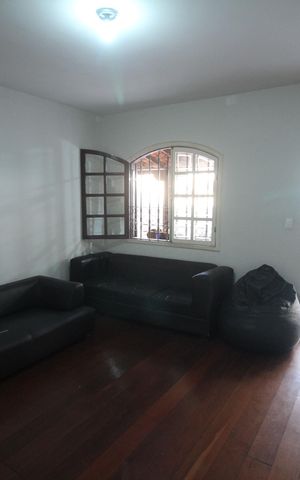 Casa à venda com 270m², 3 quartos e 4 vagasSala