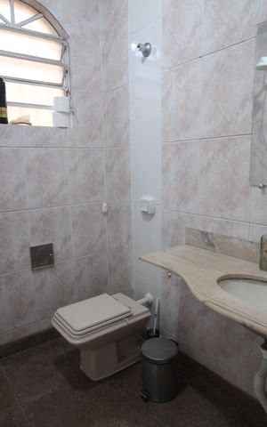 Casa à venda com 270m², 3 quartos e 4 vagasBanheiro