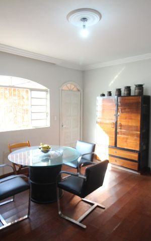 Casa à venda com 270m², 3 quartos e 4 vagasCopa