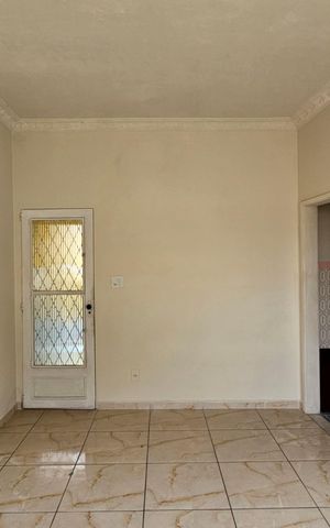 Apartamento para alugar com 140m², 3 quartos e sem vaga Apartamento para alugar com 140m², 3 quartos e sem vagaSala