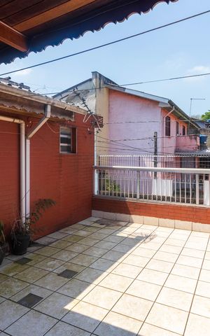 Casa à venda com 78m², 2 quartos e 2 vagas Casa à venda com 78m², 2 quartos e 2 vagasTerraço