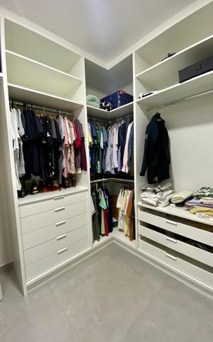Casa de condomínio à venda com 200m², 2 quartos e 2 vagasCloset