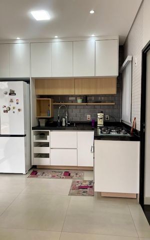 Casa de condomínio à venda com 200m², 2 quartos e 2 vagasCozinha