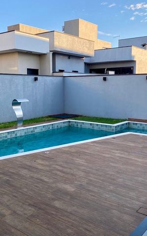 Casa de condomínio à venda com 200m², 2 quartos e 2 vagasÁrea externa