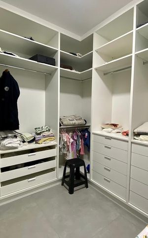Casa de condomínio à venda com 200m², 2 quartos e 2 vagasCloset