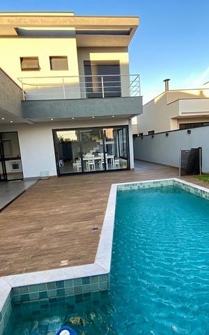 Casa de condomínio à venda com 200m², 2 quartos e 2 vagasÁrea externa