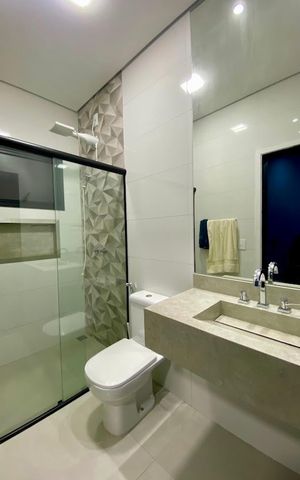 Casa de condomínio à venda com 200m², 2 quartos e 2 vagasBanheiro 2