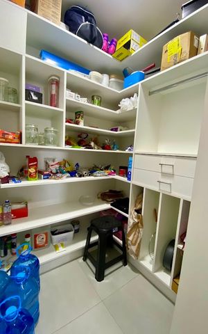 Casa de condomínio à venda com 200m², 2 quartos e 2 vagasCloset