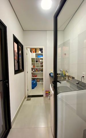 Casa de condomínio à venda com 200m², 2 quartos e 2 vagasÁrea de serviço